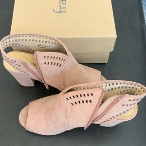 New Women’s Dressy Heeled Sandals
